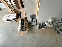 Partij binnendeuren – diverse houtsoorten en afwerkingen - afbeelding 2 van  6