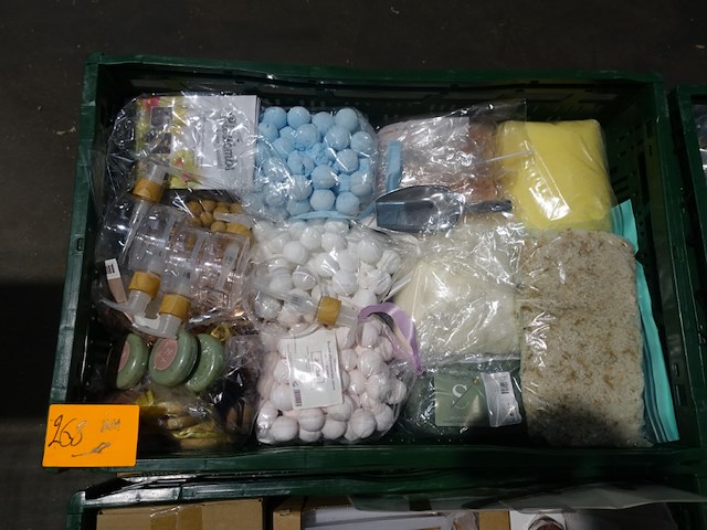 Partij blanco relatiegeschenken - afbeelding 28 van  28