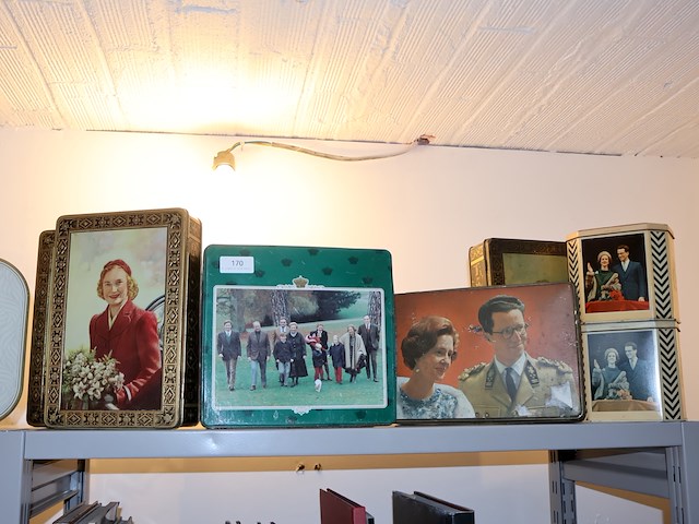 Partij blikken koningshuis - afbeelding 4 van  4