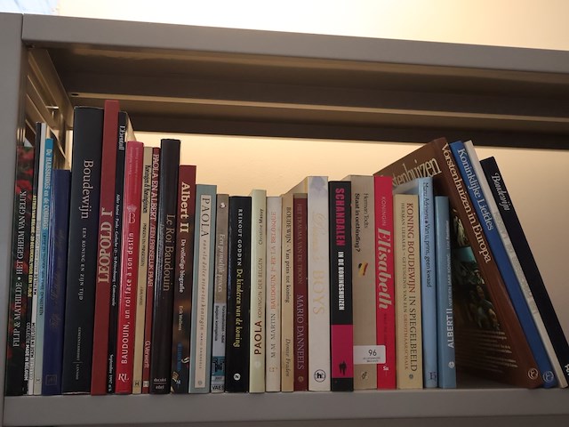 Partij boeken koningshuis (plm 30) - afbeelding 1 van  3