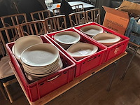 Partij borden en schalen - afbeelding 1 van  2