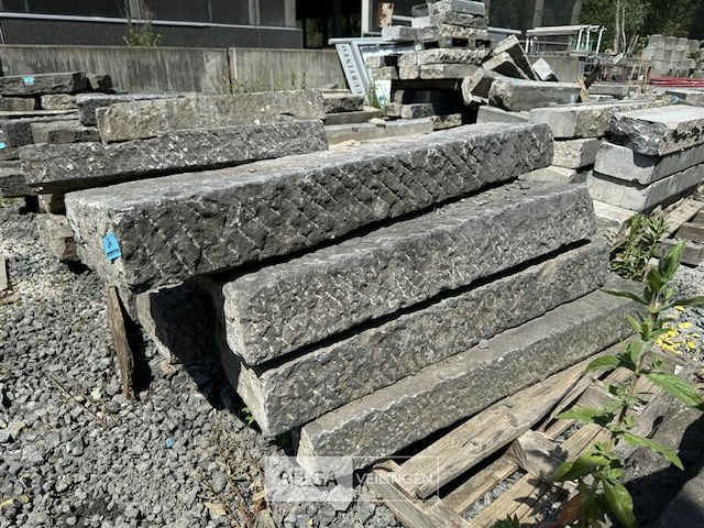 Partij borduren op pallet - afbeelding 1 van  5