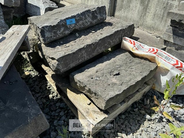 Partij borduren op pallet - afbeelding 1 van  5