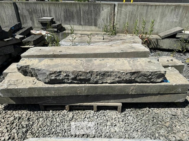 Partij borduren op pallet - afbeelding 1 van  5