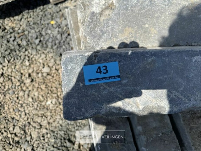 Partij borduren op pallet - afbeelding 5 van  5
