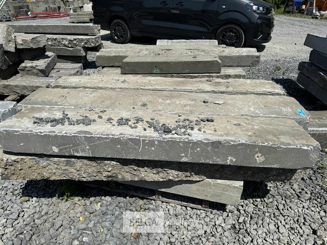 Partij borduren op pallet - afbeelding 1 van  7