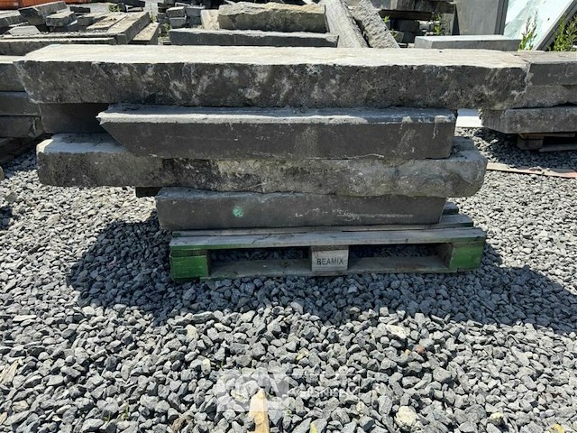 Partij borduren op pallet - afbeelding 1 van  6