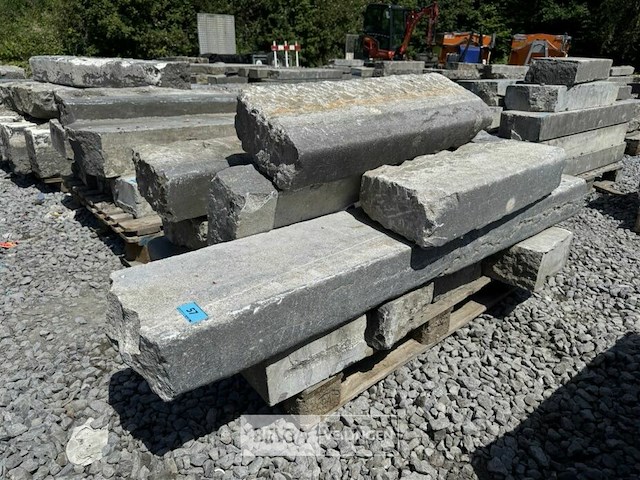 Partij borduren op pallet - afbeelding 1 van  4
