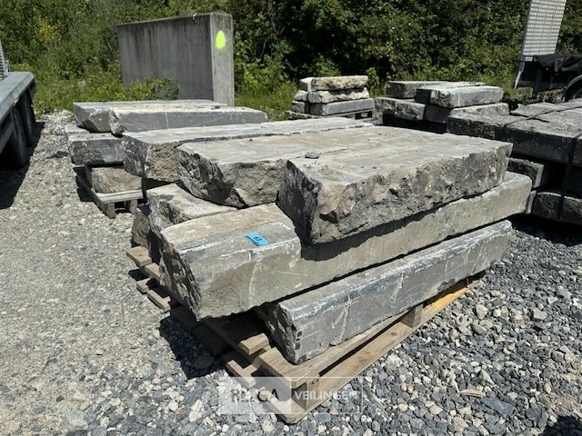 Partij borduren op pallet - afbeelding 1 van  4
