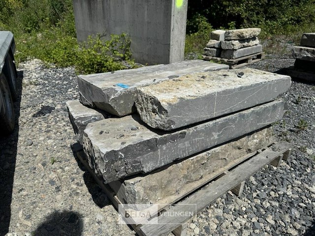 Partij borduren op pallet - afbeelding 1 van  4