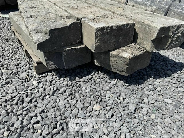 Partij borduren op pallet - afbeelding 4 van  7
