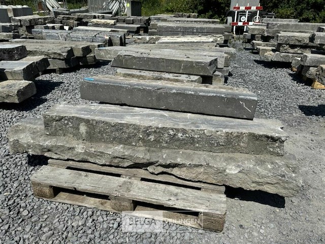 Partij borduren op pallet - afbeelding 1 van  4