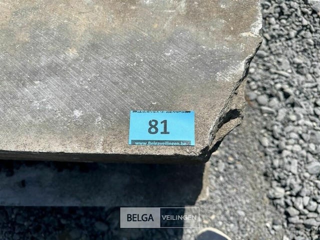 Partij borduren op pallet - afbeelding 5 van  5