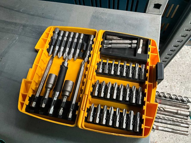 Partij boren en diversen - afbeelding 5 van  14