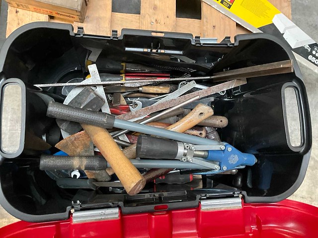 Partij boren en handgereedschap - afbeelding 2 van  13