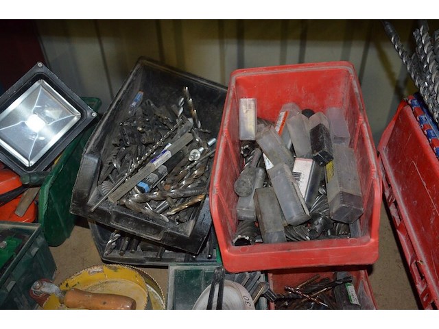 Partij boren in pvc bakjes, gereedschap, 10 stuks chemisch anker soudal - afbeelding 3 van  14