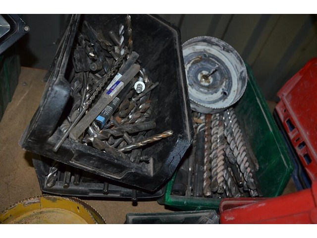 Partij boren in pvc bakjes, gereedschap, 10 stuks chemisch anker soudal - afbeelding 4 van  14