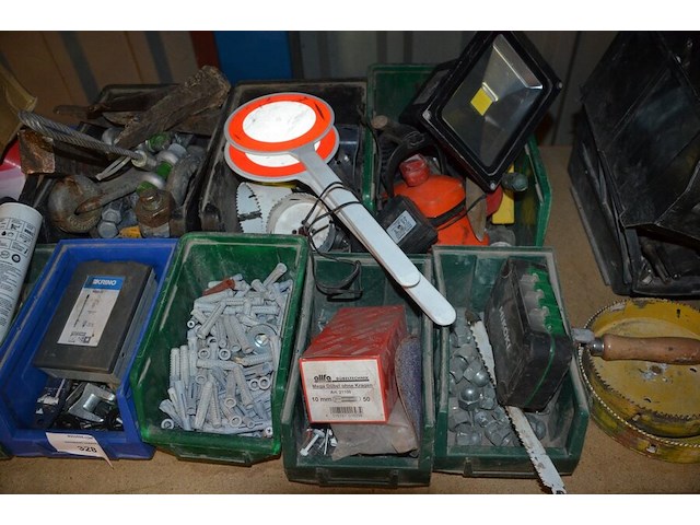 Partij boren in pvc bakjes, gereedschap, 10 stuks chemisch anker soudal - afbeelding 5 van  14