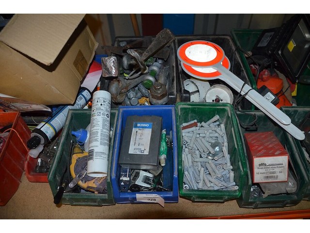 Partij boren in pvc bakjes, gereedschap, 10 stuks chemisch anker soudal - afbeelding 6 van  14