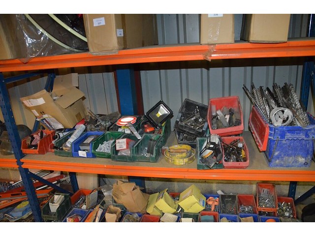 Partij boren in pvc bakjes, gereedschap, 10 stuks chemisch anker soudal - afbeelding 1 van  14