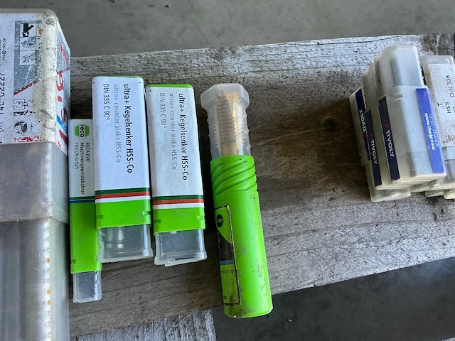 Partij boren, tap en bits gereedschappen - afbeelding 5 van  11