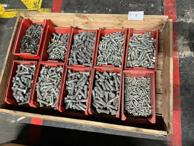 Partij bouten en moeren - afbeelding 2 van  6