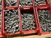 Partij bouten en moeren - afbeelding 6 van  6