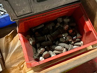 Partij bouten en moeren - afbeelding 8 van  9