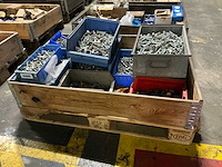 Partij bouten en moeren - afbeelding 9 van  9