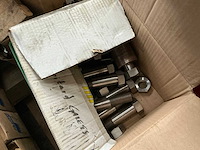 Partij bouten en moeren - afbeelding 6 van  10