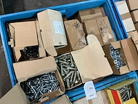 Partij bouten en moeren - afbeelding 3 van  11