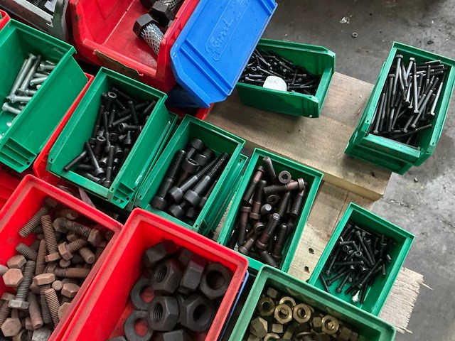 Partij bouten - afbeelding 6 van  9