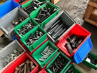 Partij bouten - afbeelding 7 van  9