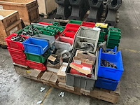 Partij bouten - afbeelding 9 van  9