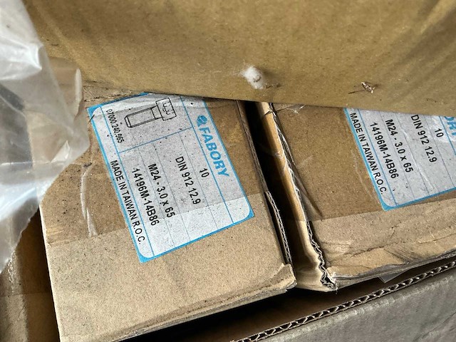 Partij bouten - afbeelding 4 van  9