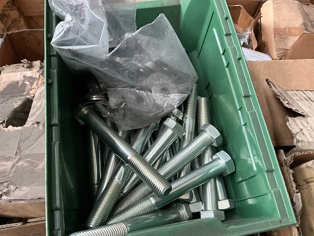 Partij bouten - afbeelding 5 van  9