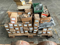 Partij bouten - afbeelding 7 van  9