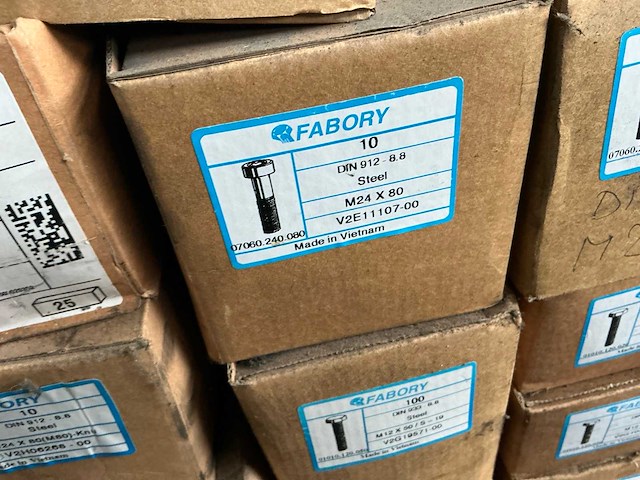 Partij bouten - afbeelding 8 van  9