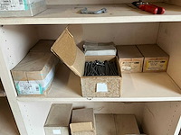 Partij bouw- en bevestigingsmateriaal - diverse nagels - afbeelding 4 van  22