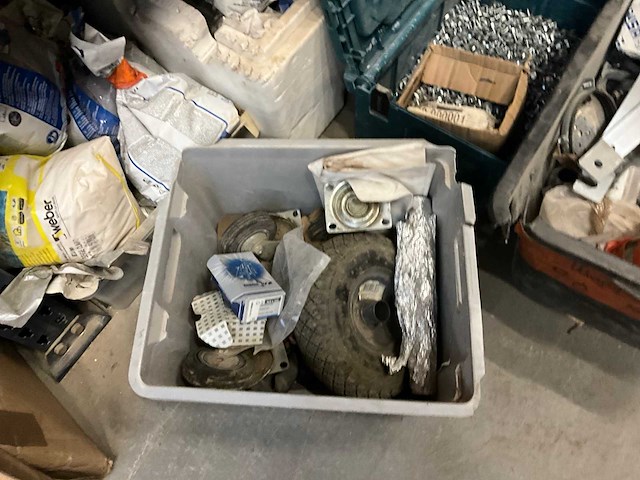 Partij bouw- en bevestigingsmateriaal - afbeelding 2 van  8