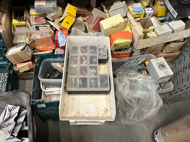 Partij bouw- en bevestigingsmateriaal - afbeelding 6 van  8