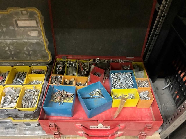Partij bouw- en bevestigingsmateriaal - afbeelding 3 van  10