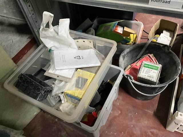 Partij bouw- en bevestigingsmateriaal - afbeelding 15 van  22
