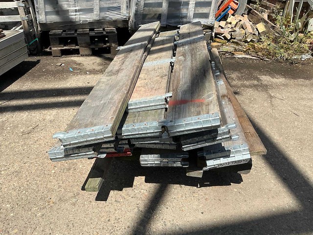 Partij bouwhout en palletranden - afbeelding 3 van  5