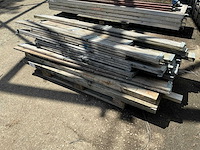 Partij bouwhout en palletranden - afbeelding 1 van  4