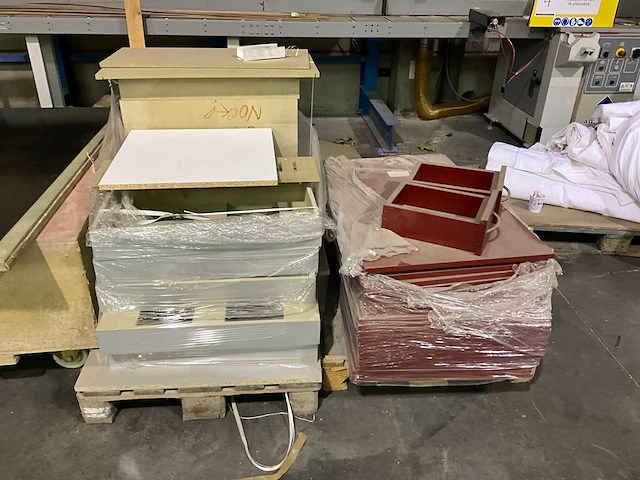 Partij bouwhout + kasten - afbeelding 4 van  7