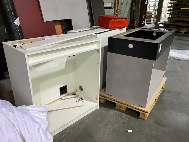 Partij bouwhout + kasten - afbeelding 6 van  7