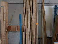 Partij bouwhout - afbeelding 1 van  4