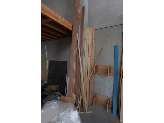 Partij bouwhout - afbeelding 2 van  4