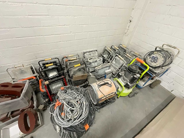 Partij bouwlampen, kabelhaspels, ventilator en airfast compressor - afbeelding 4 van  11